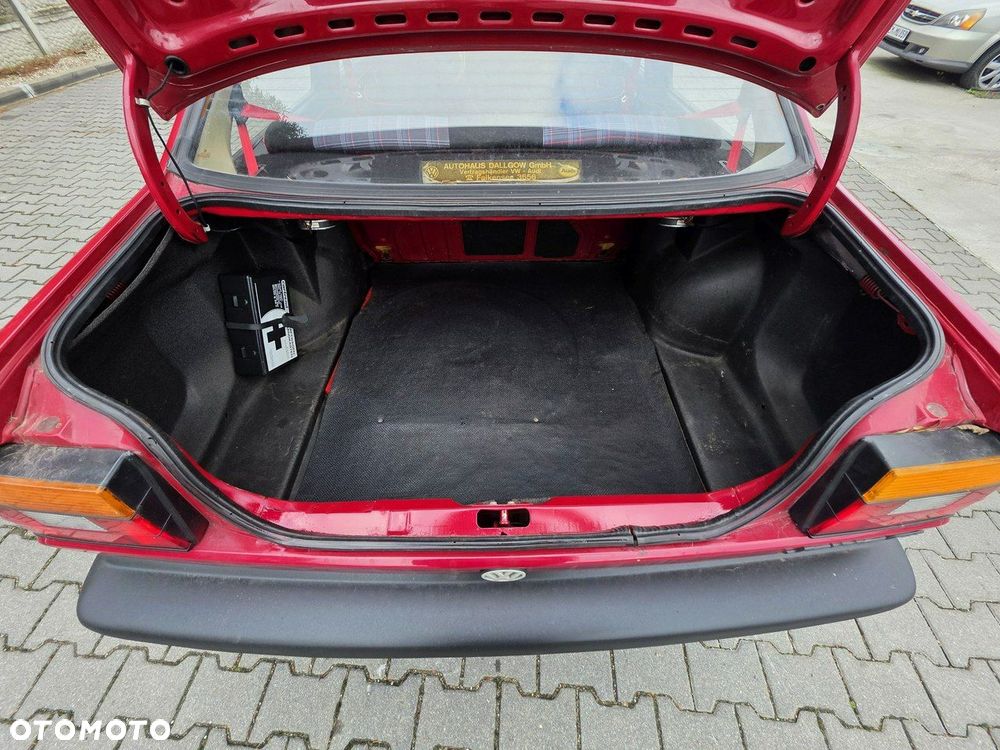 Volkswagen Jetta 1.3 GL - 24