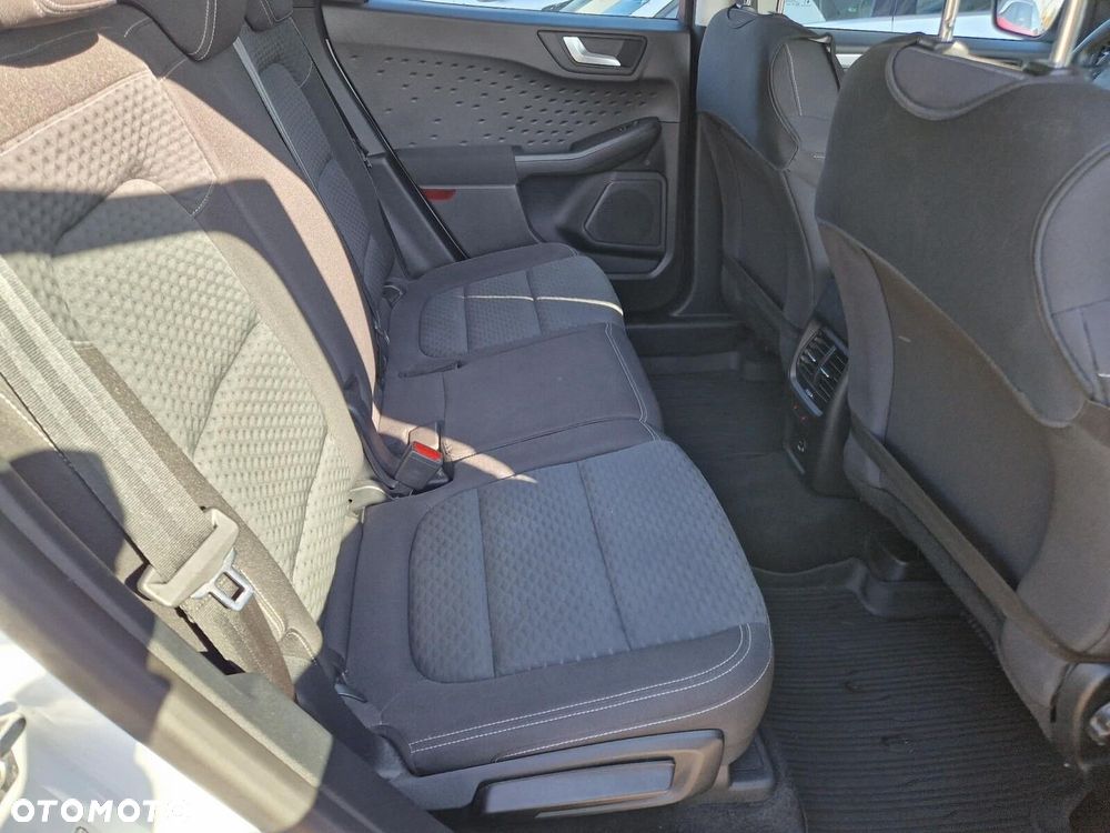 Ford Kuga - 31