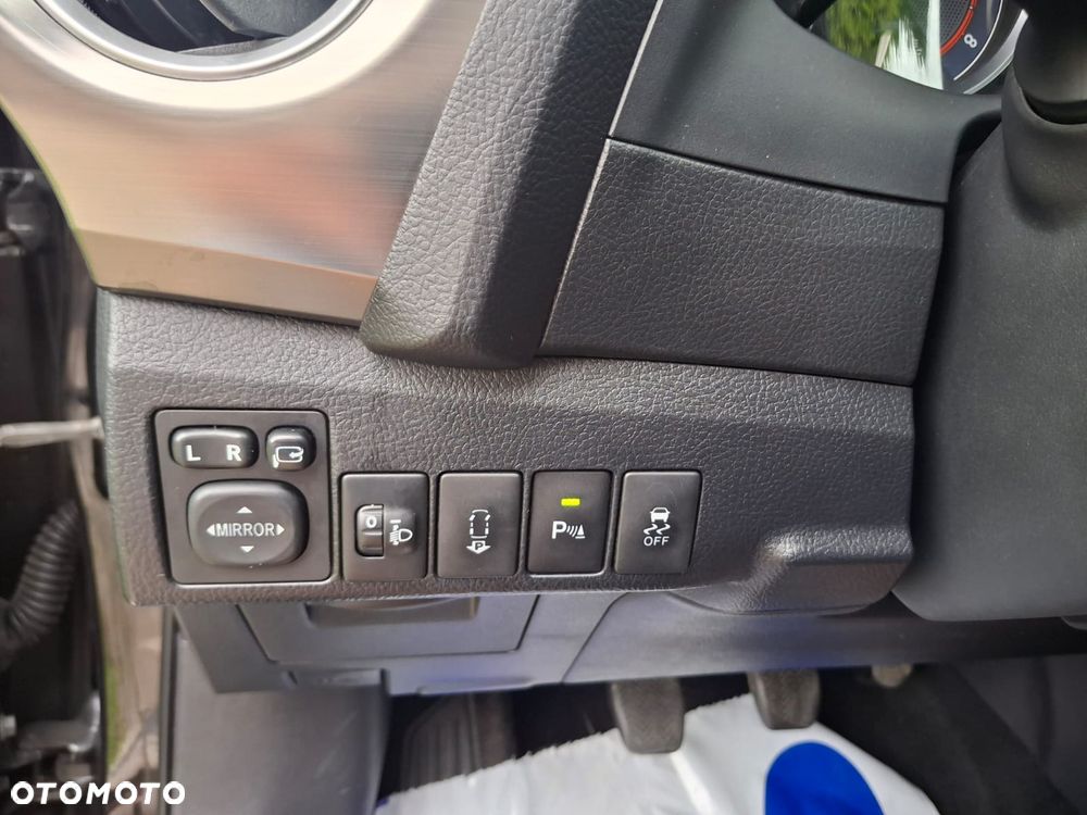 Toyota Auris 1.6 Valvematic Executive - 17