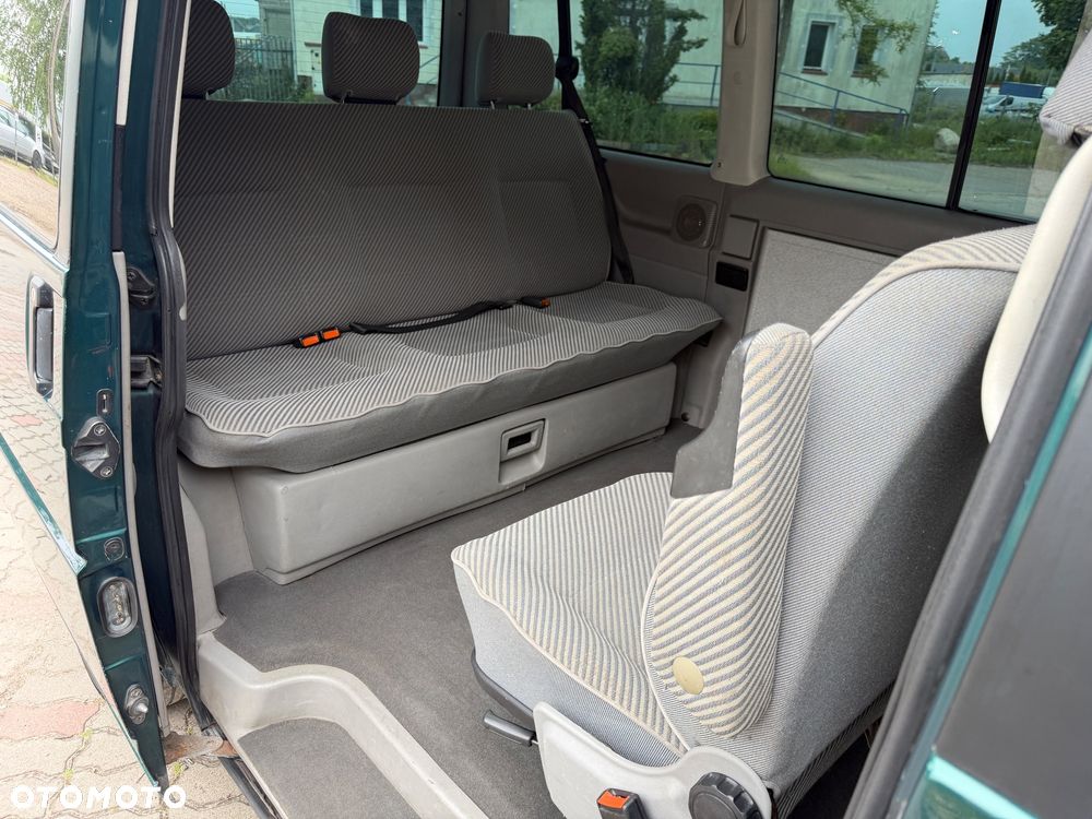 Volkswagen Multivan D - 10