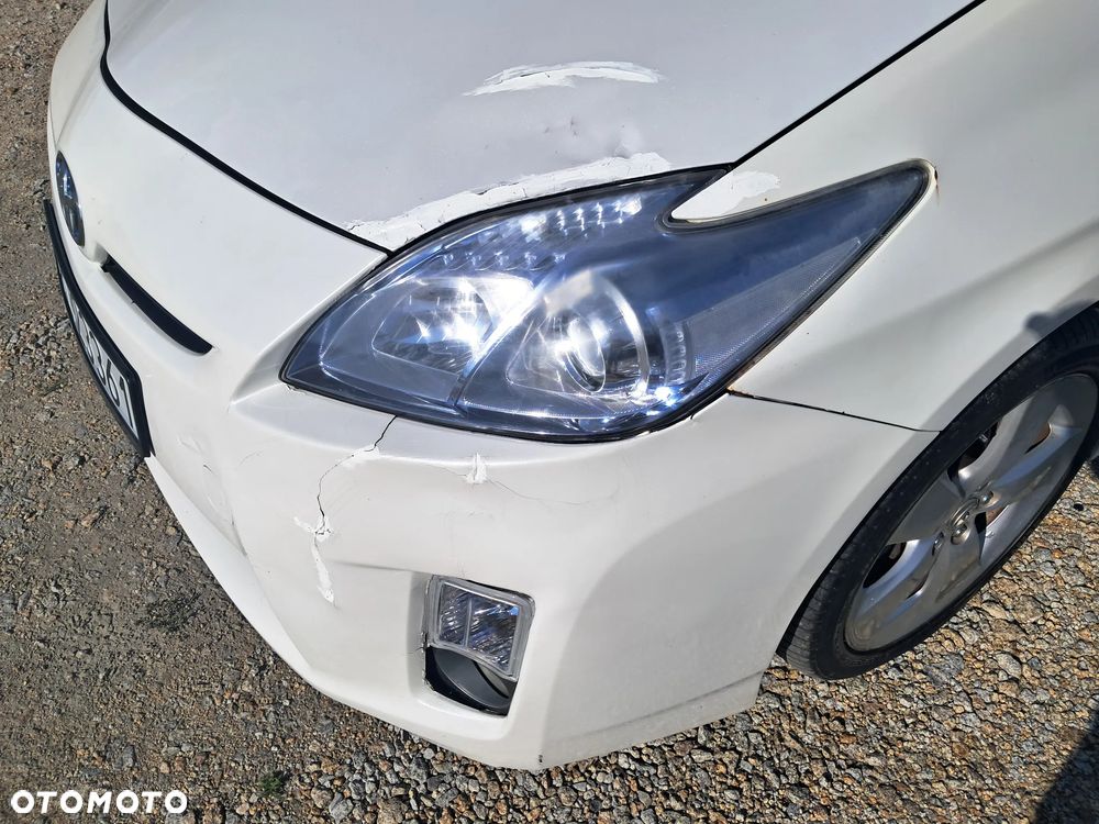 Toyota Prius 1.8 HSD Premium - 2
