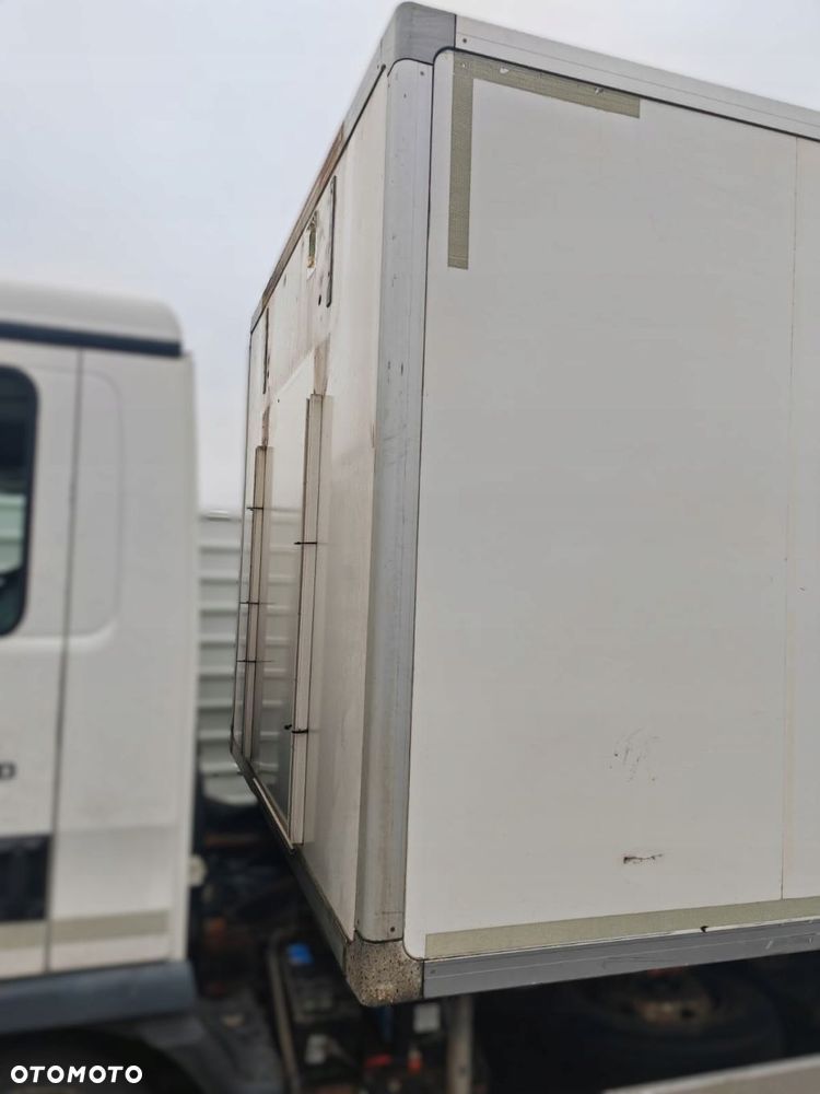 ZABUDOWA CHŁODNIA dłu 4,50m szer 2,60m wys 2,25m podram 0,86m - 3