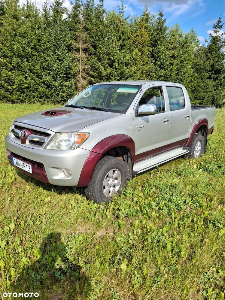 Toyota Hilux - 1