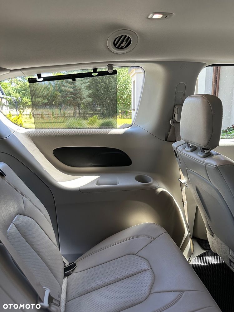 Chrysler Pacifica - 29