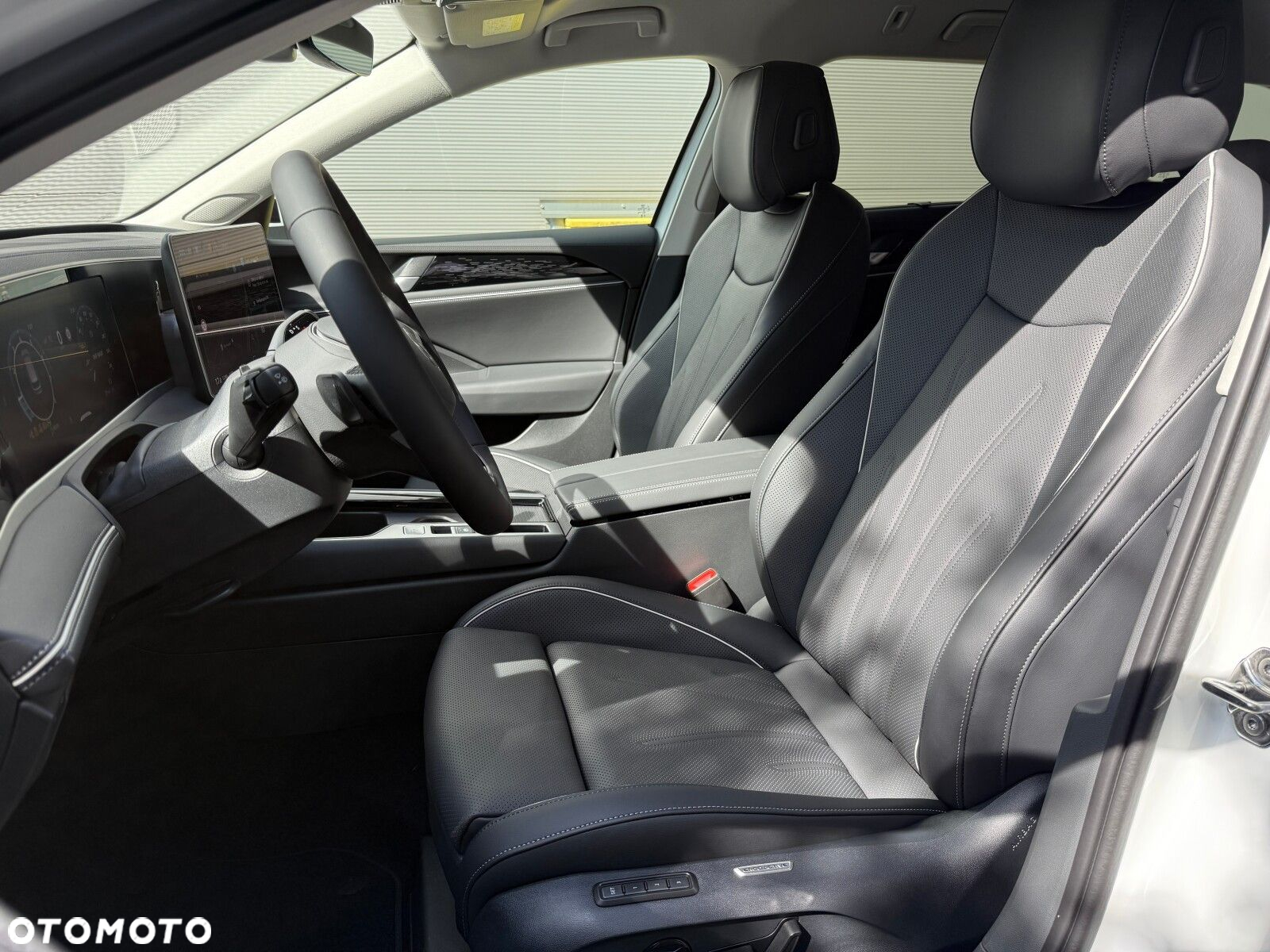 Volkswagen Passat - 12