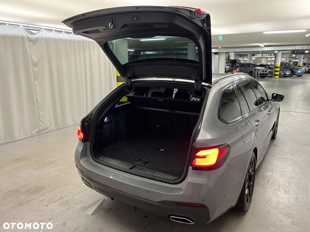 BMW Seria 5 540d xDrive mHEV M Sport sport - 39