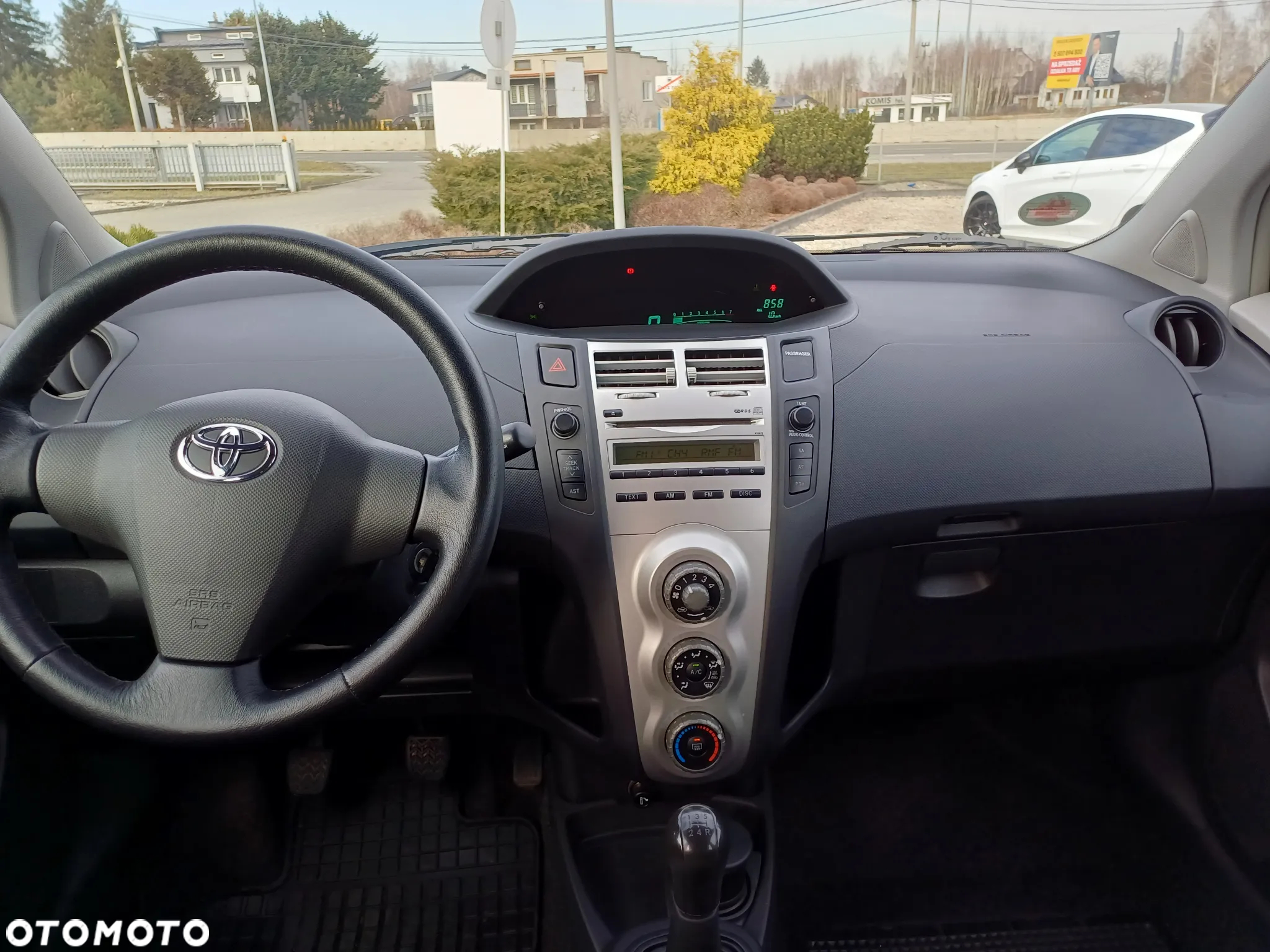 Toyota Yaris 1.3 Luna A/C - 14
