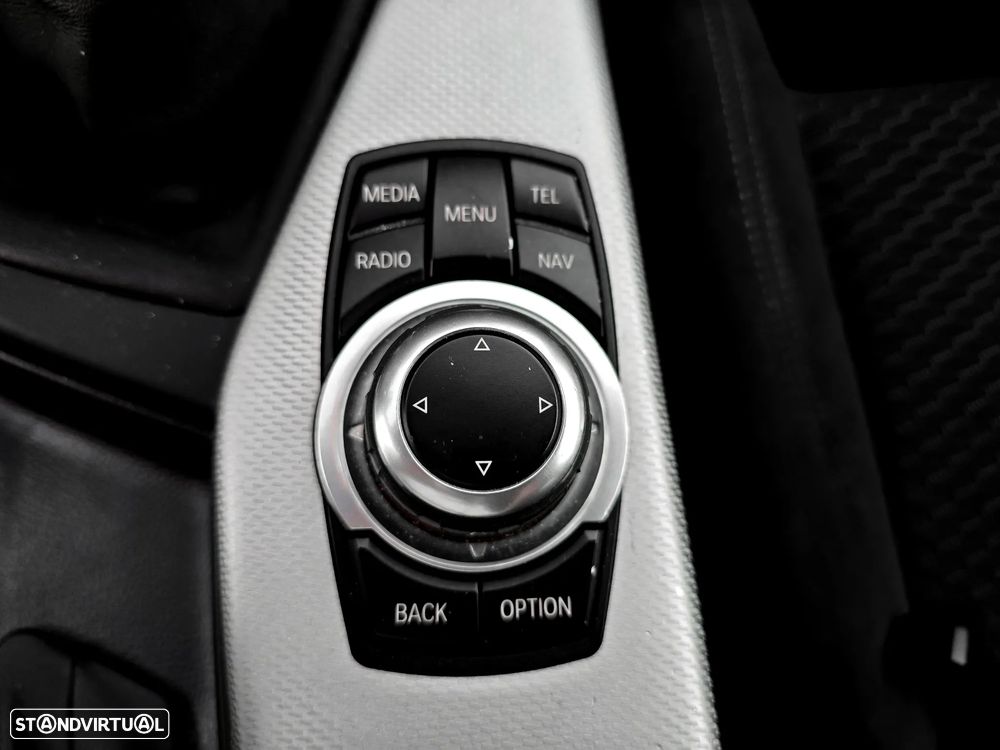 BMW 116 d Pack M - 16