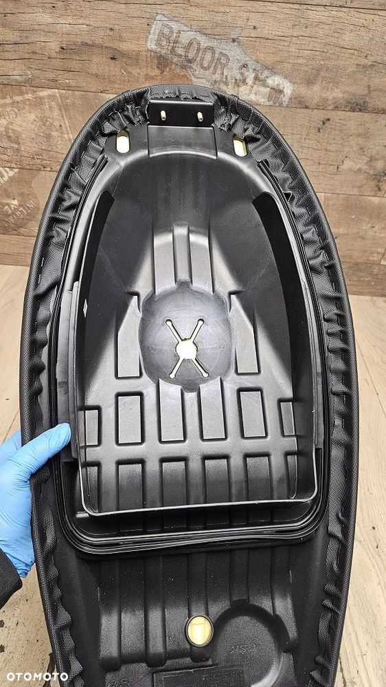 Siedzenie Sym Jet 4 50 R50 125  77200-ATE-000 - 10