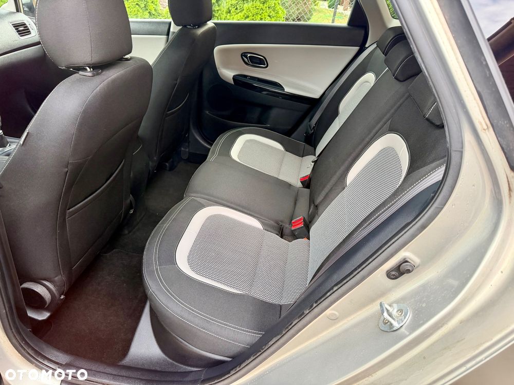 Kia Ceed 1.6 CRDi L - 11