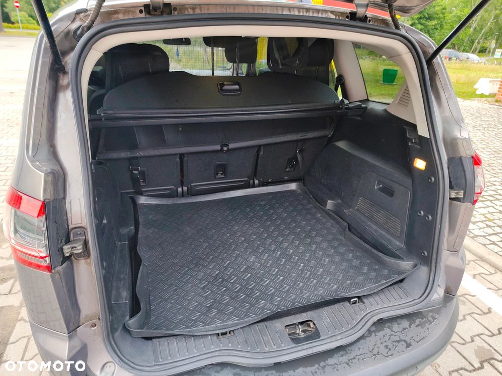 Ford S-Max - 13
