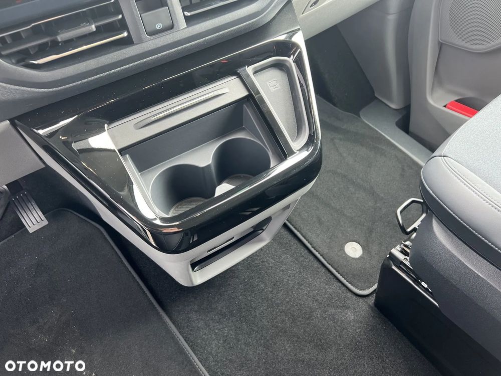 Ford Tourneo Custom - 16