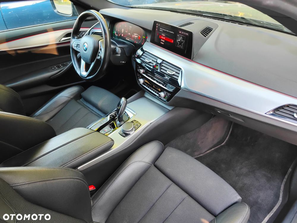 BMW Seria 5 520d Sport Line - 11