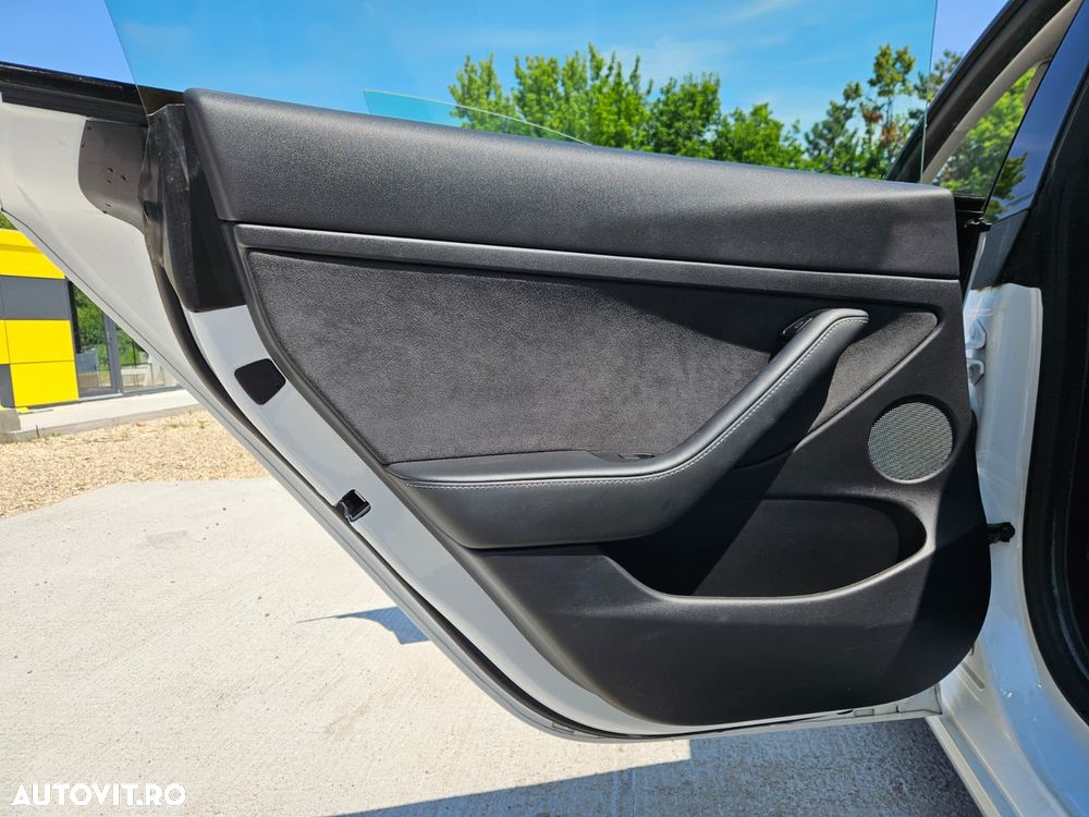 Tesla Model 3 Langstreckenbatterie Allradantrieb Dual Motor - 18