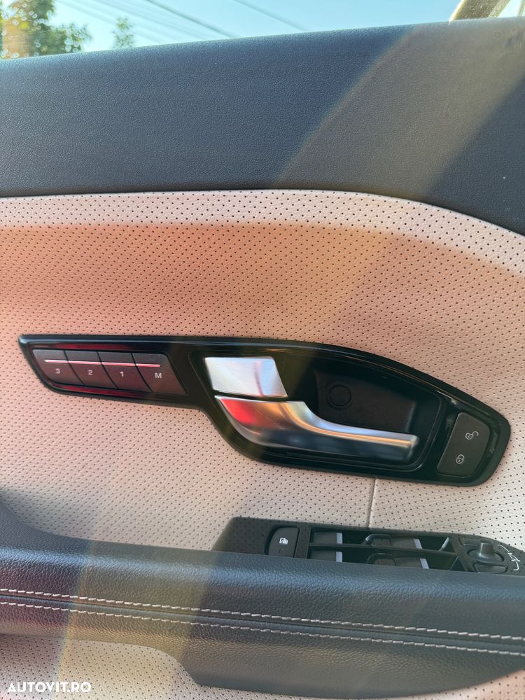 Land Rover Range Rover Evoque - 17
