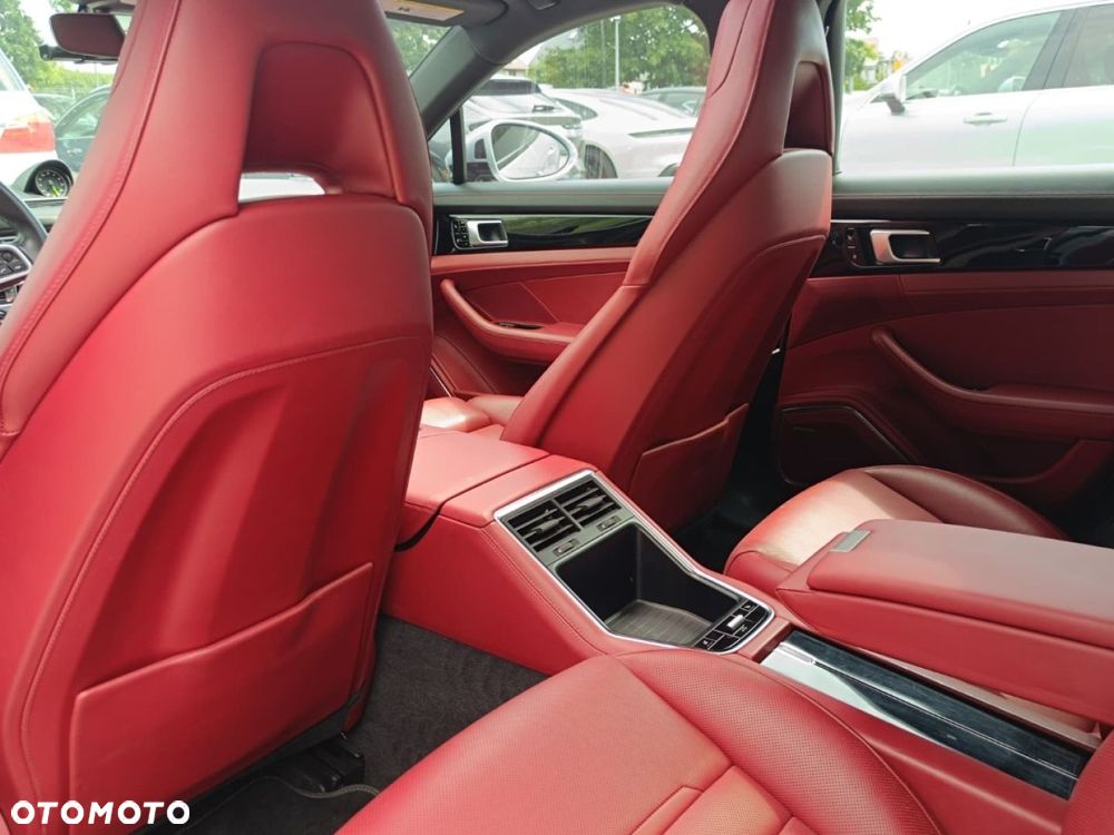 Porsche Panamera - 25