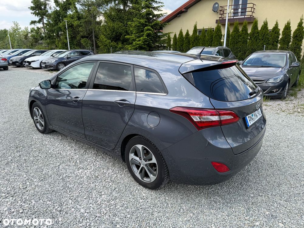 Hyundai i30 blue 1.6 GDI Trend - 16
