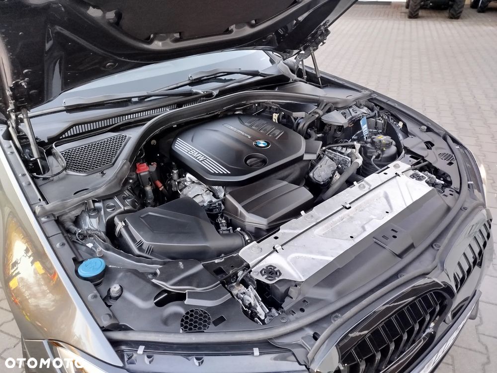 BMW Seria 3 318d Sport Line - 22