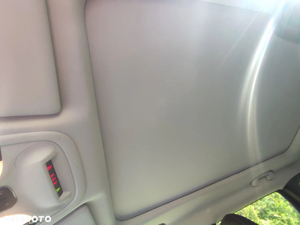 Jeep Cherokee - 24