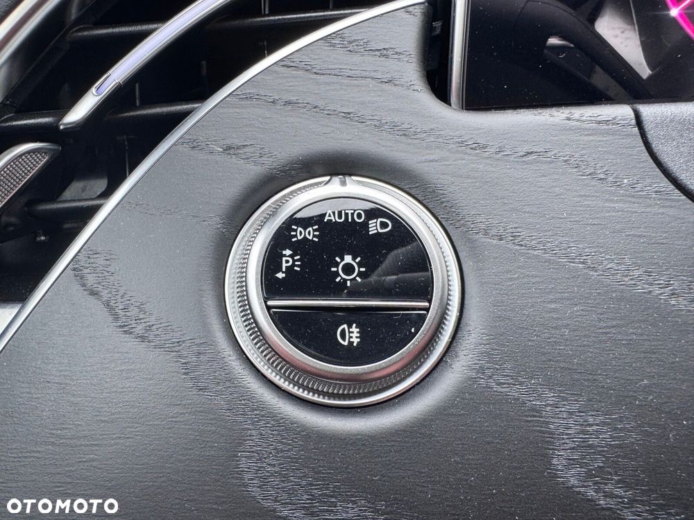 Mercedes-Benz Klasa E 200 mHEV 4-Matic AMG 9G-Tronic - 26