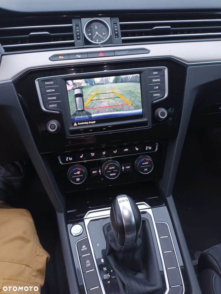 Volkswagen Passat 2.0 TDI BMT Comfortline DSG - 16