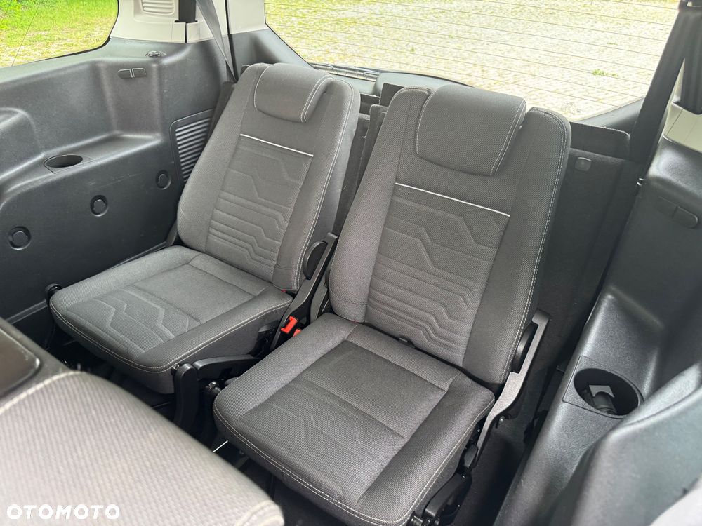 Ford Tourneo Connect Grand - 18