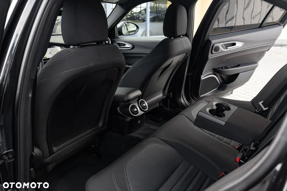 Alfa Romeo Giulia 2.0 Turbo Super - 29