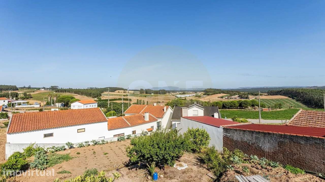 Moradia remodelada| Terraço | Cave c/entrada independente | Lourinhã - Grande imagem: 4/29