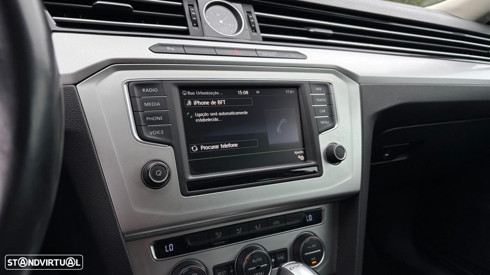 VW Passat Variant 2.0 TDi Highline DSG - 23