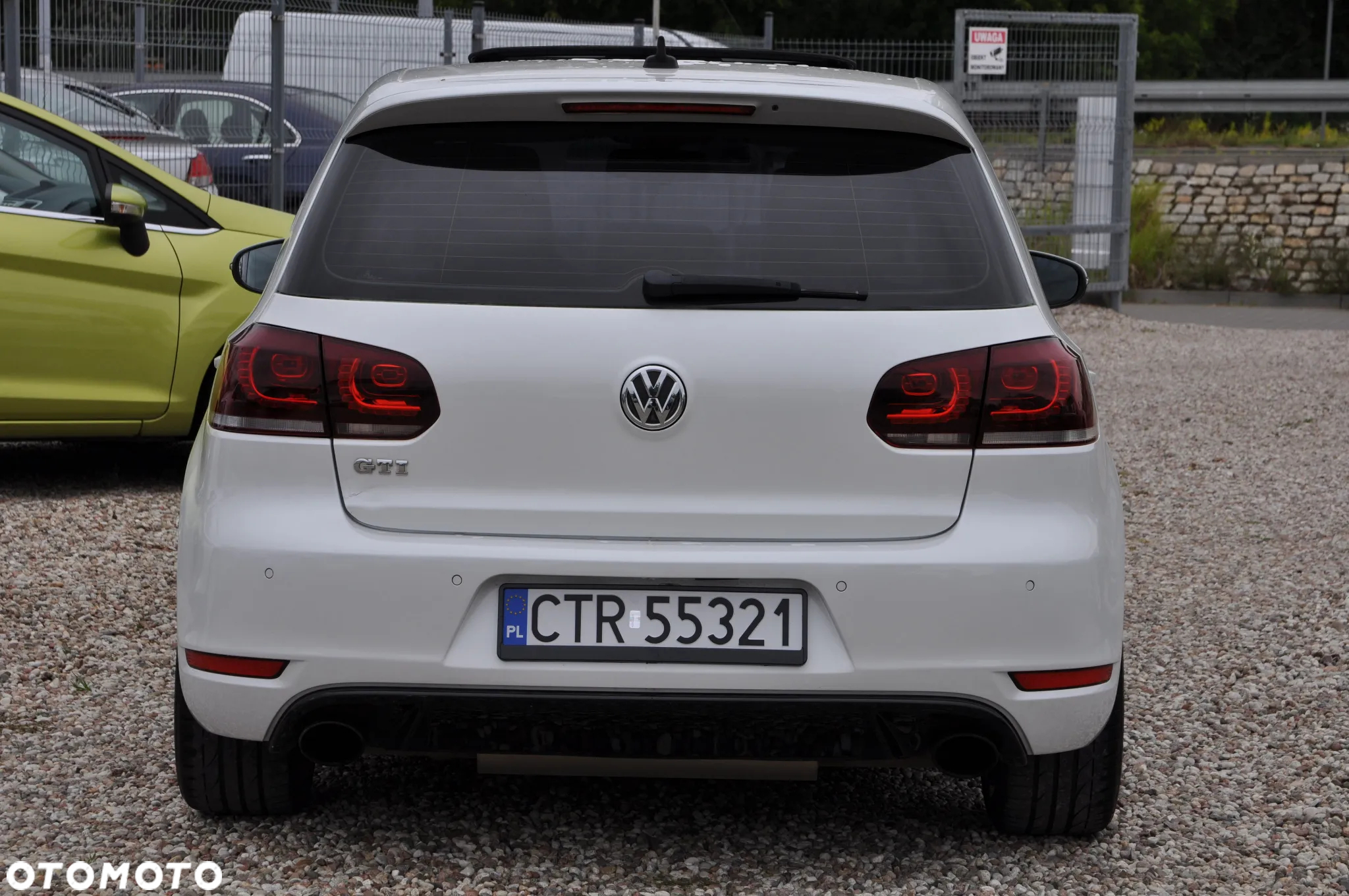 Volkswagen Golf 2.0 GTI DSG adidas - 4
