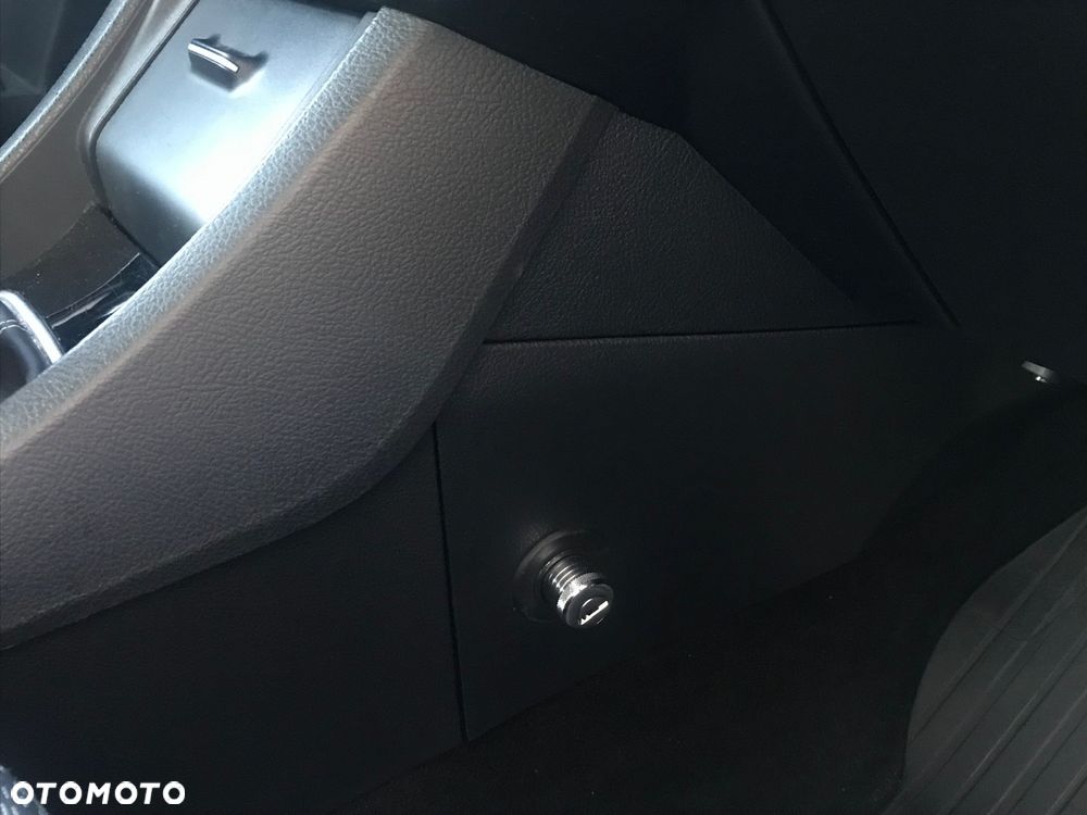 Toyota Corolla 1.6 Comfort - 17