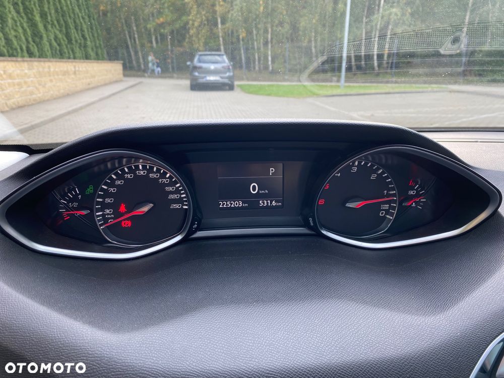 Peugeot 308 SW BlueHDi 150 EAT6 Stop & Start Allure - 19