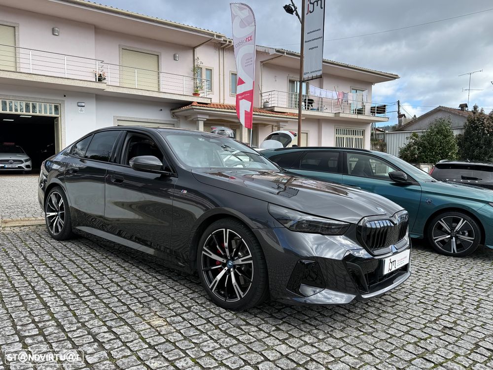 BMW 530 e Pack Desportivo M Pro - 2