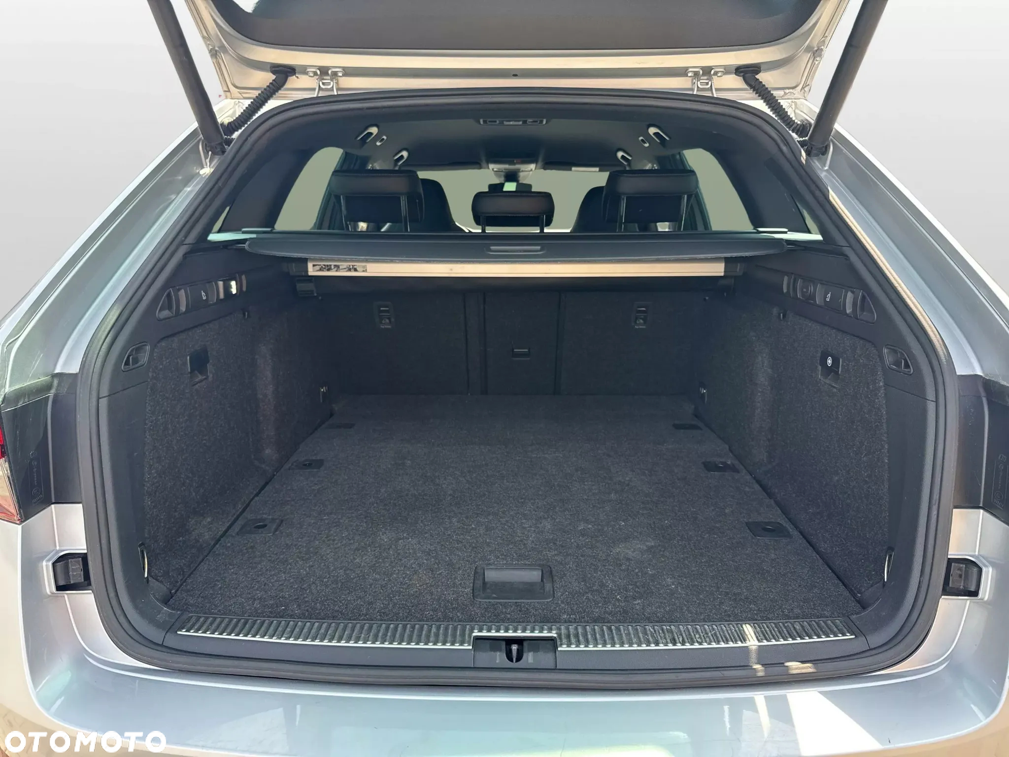 Skoda Superb 2.0 TDI SCR Sportline DSG - 17