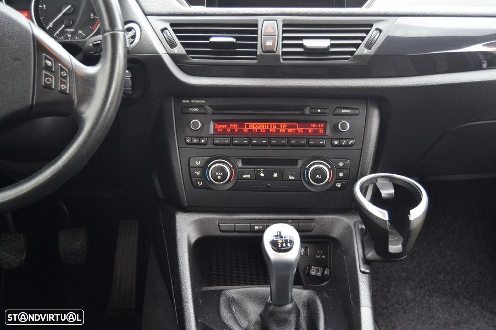 BMW X1 sDrive18d xLine - 14