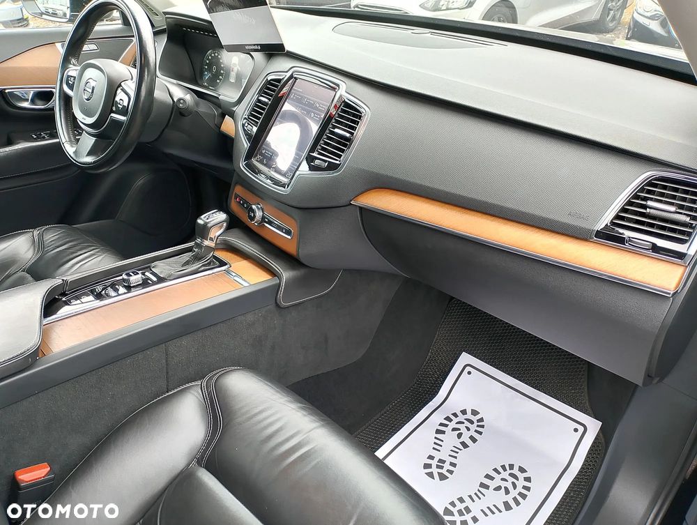 Volvo XC 90 D5 AWD Momentum - 13