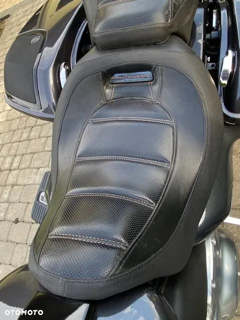 Harley-Davidson Touring Street Glide - 22