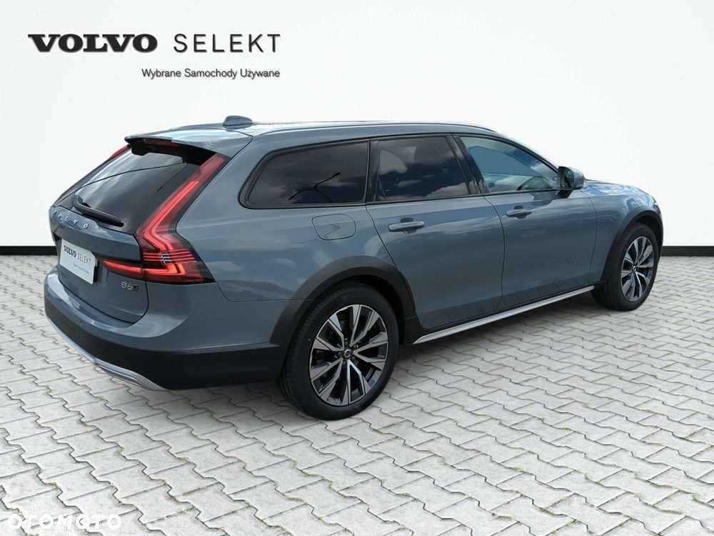 Volvo V90 Cross Country - 5