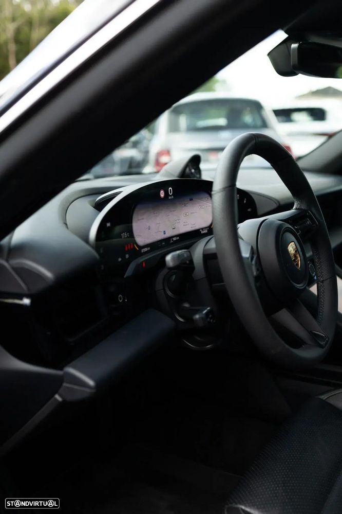 Porsche Taycan - 12