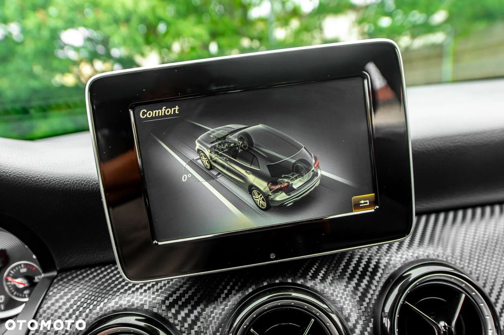 Mercedes-Benz GLA 250 4Matic 7G-DCT Activity Edition - 32