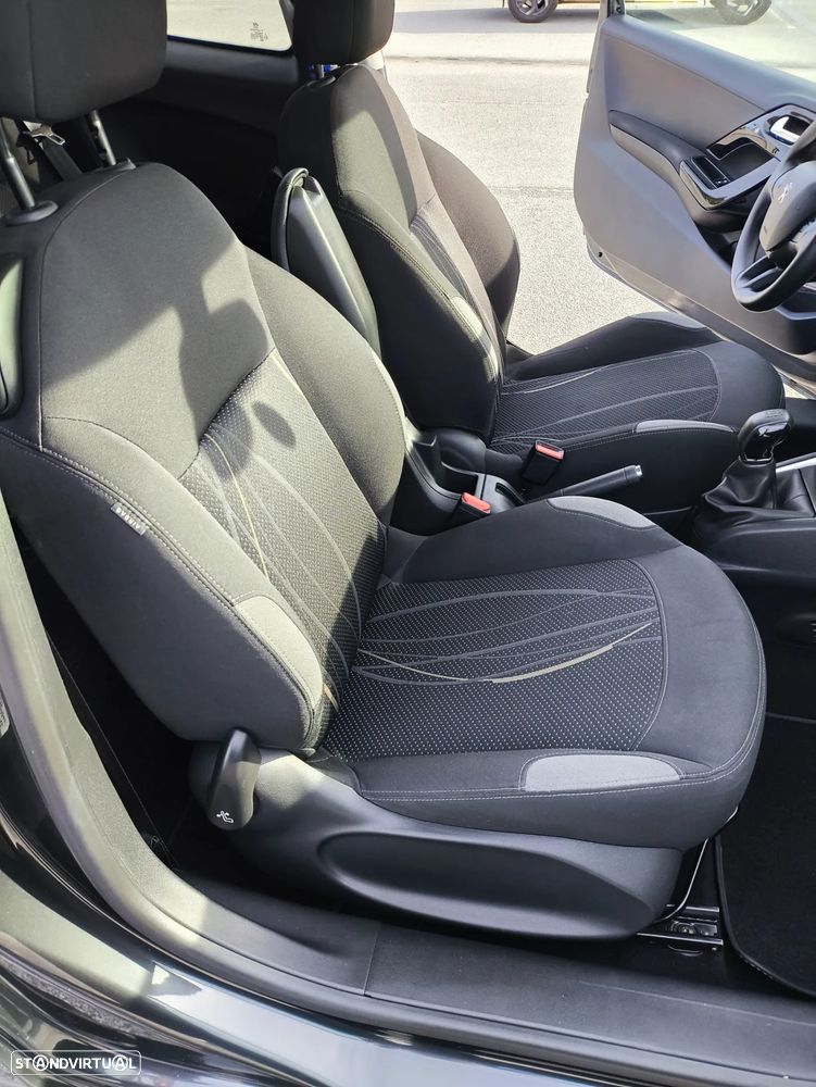 Peugeot 208 1.4 VTi Active - 10