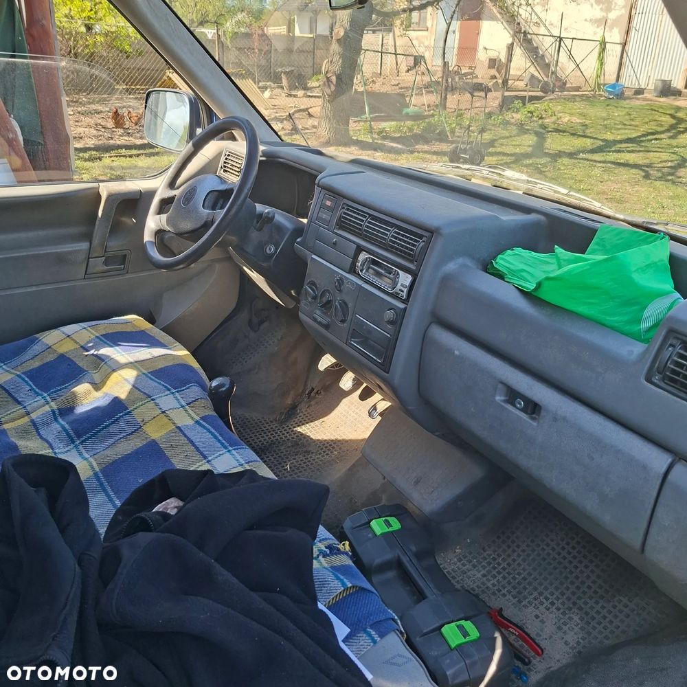 Volkswagen Transporter - 4