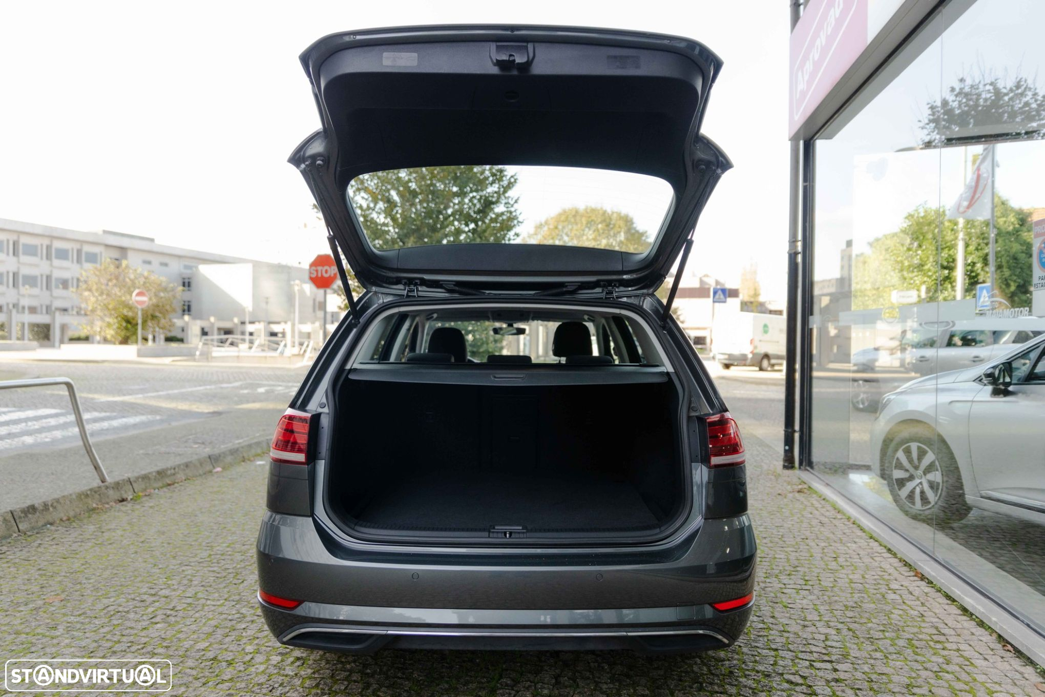 VW Golf Variant 1.0 TSI Confortline - 12