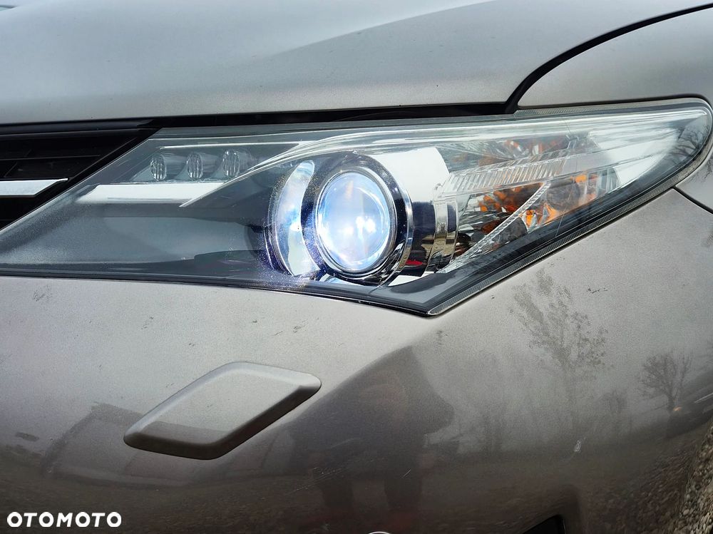 Toyota Auris 1.6 Executive - 37