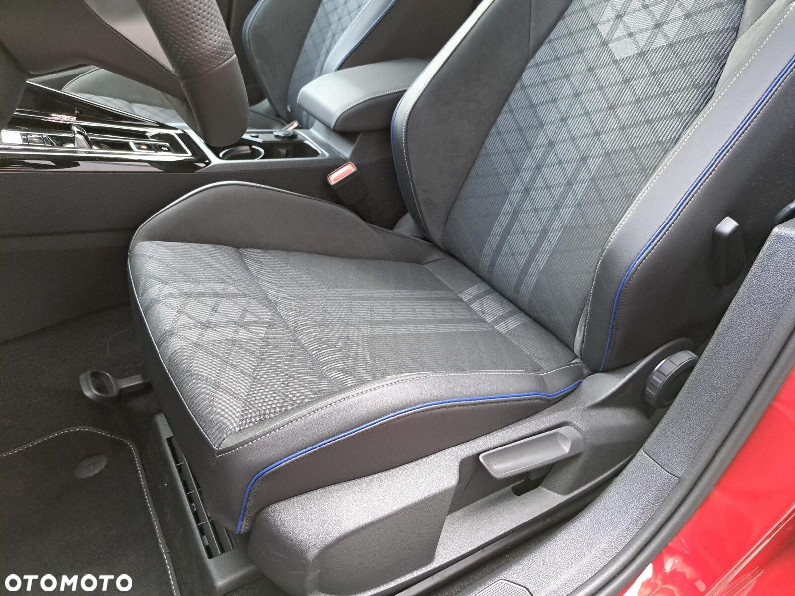 Volkswagen Golf - 12
