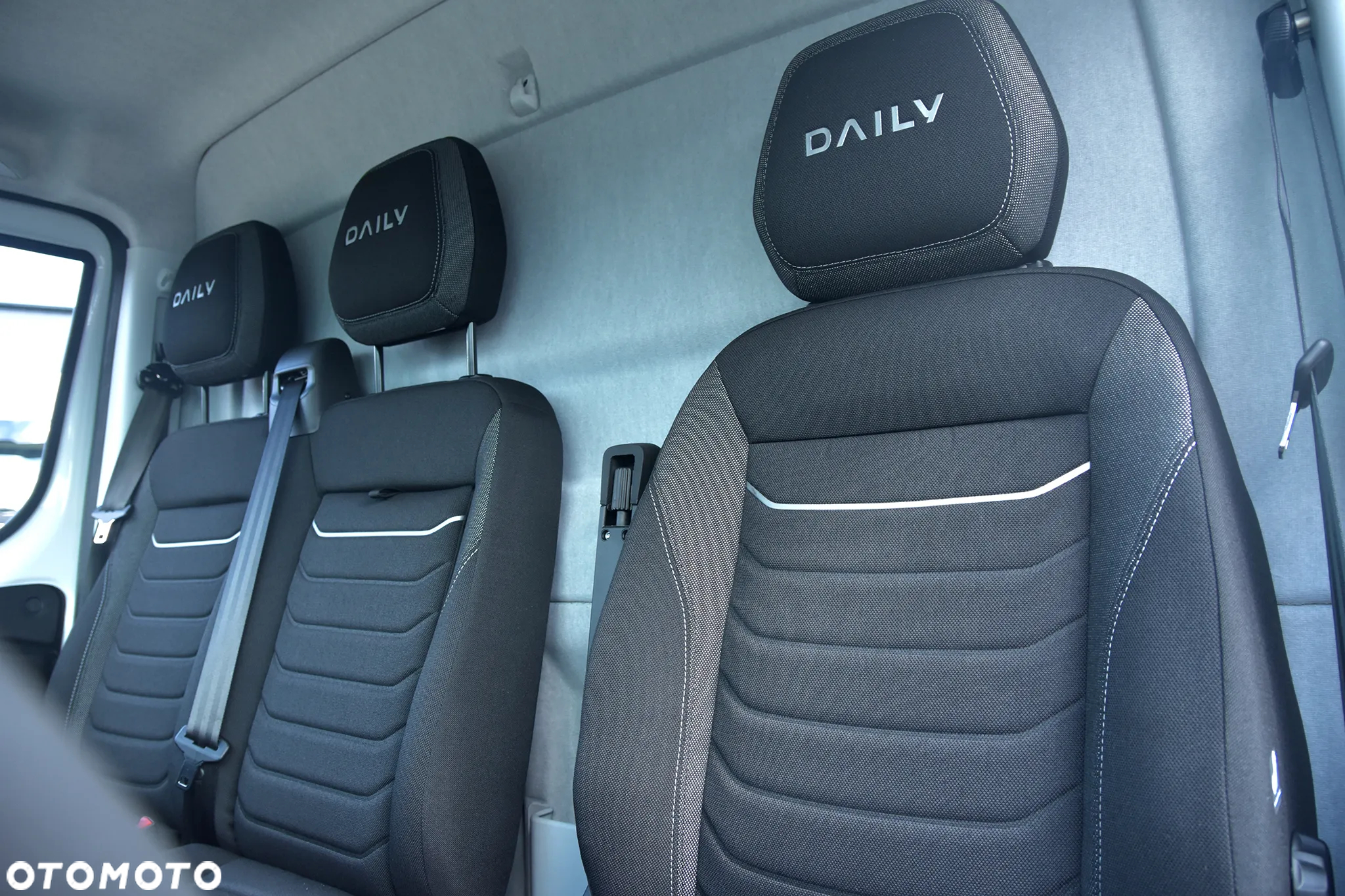 Iveco Daily automat 35S18 zabudowa 10EP międzynarodówka - 13