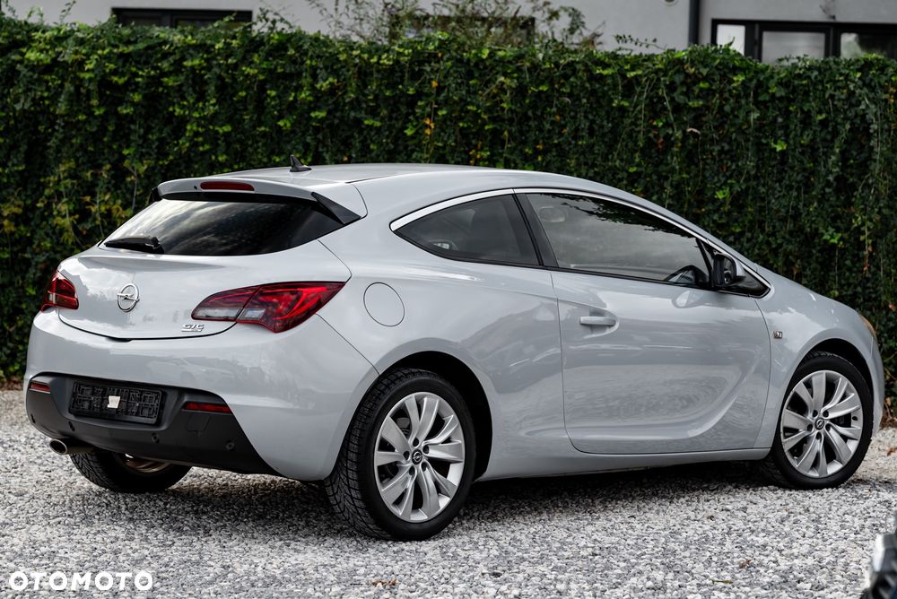 Opel Astra IV GTC 1.6 T Sport - 14