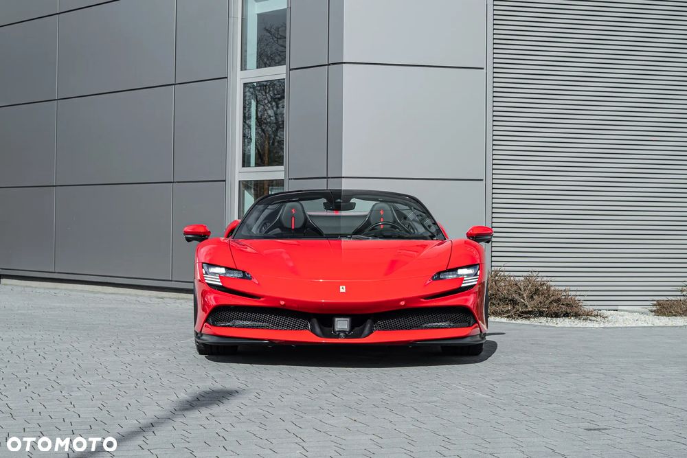 Ferrari SF90 Spider - 8