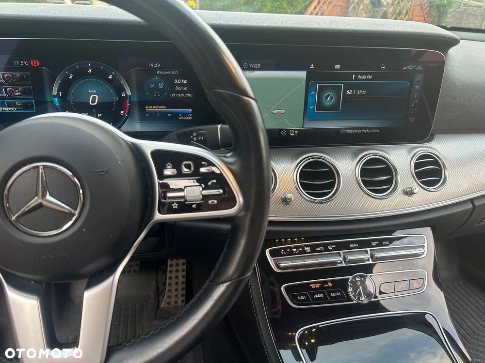 Mercedes-Benz Klasa E 220 d 9G-TRONIC - 11