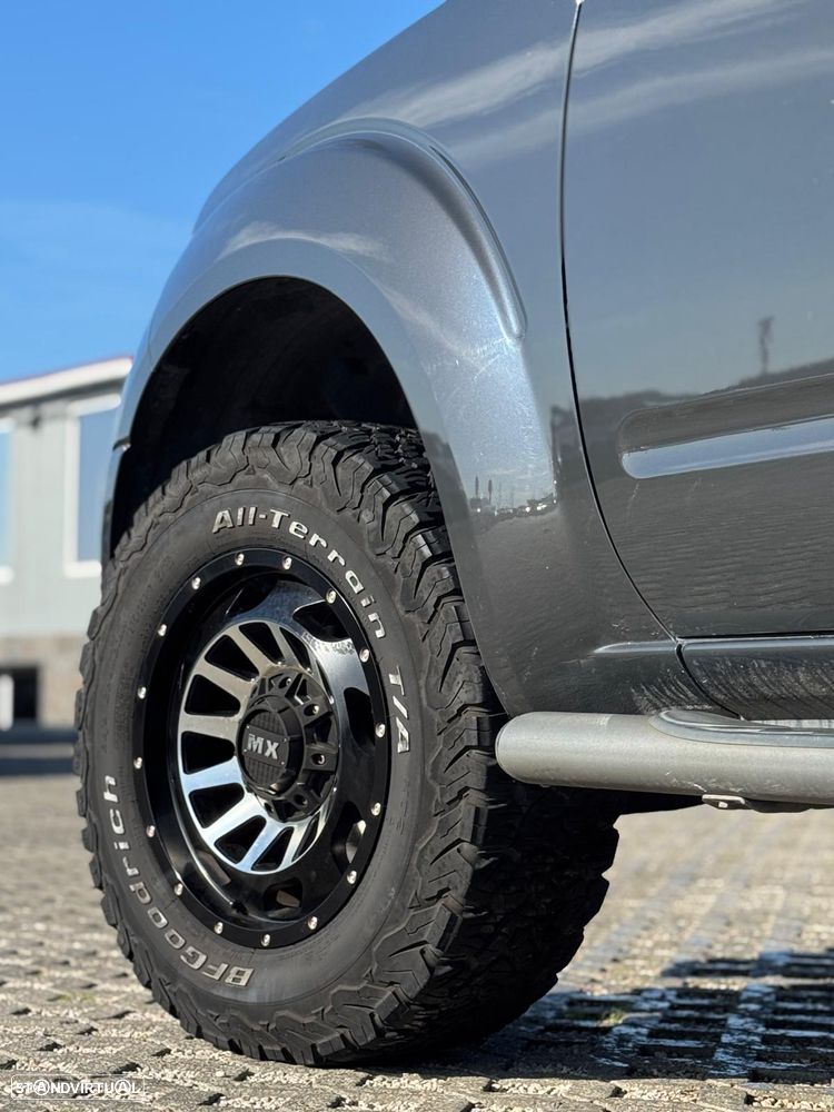 Nissan Navara 2.5 dCi CD SE AT - 10